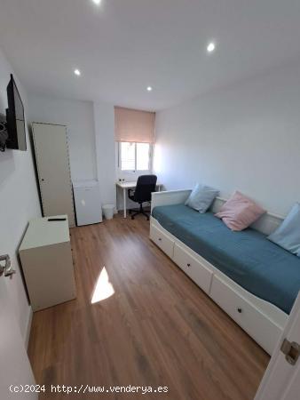  Se alquila habitación en piso de 4 habitaciones en Camns Al Grau - VALENCIA 