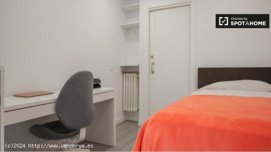 Se alquila habitación en piso de 3 dormitorios en Guindalera, Madrid - MADRID