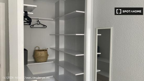 Habitación en piso compartido en Alicante (Alacant) - ALICANTE