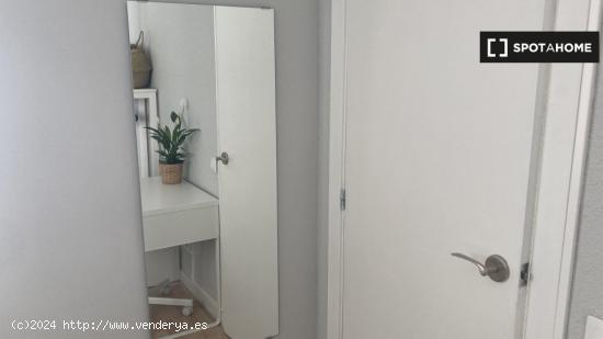 Habitación en piso compartido en Alicante (Alacant) - ALICANTE