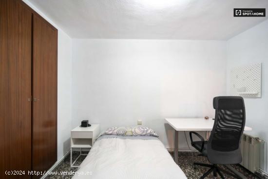  Se alquila habitación en piso de 2 dormitorios en Patraix, Valencia - VALENCIA 