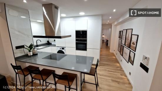 Piso entero de 4 habitaciones en valència. - VALENCIA