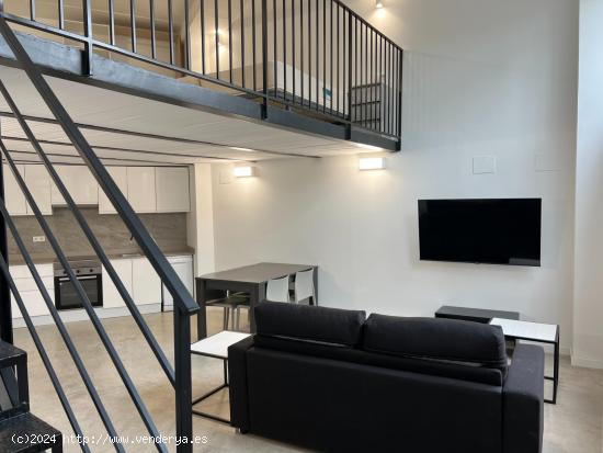 LOFT Dúplex en calle Creu Roja para vivir en un concepto moderno - VALENCIA