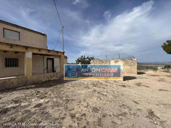 CASA DE CAMPO CON TERRENO EN YECLA (MURCIA) - MURCIA