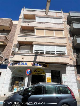 Apartamento soleado con 2 patios exclusivos en Torrevieja - ALICANTE