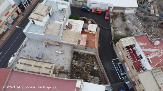 SE VENDE CASA TERRERA CON UNA PARCELA ANEXA. - LAS PALMAS