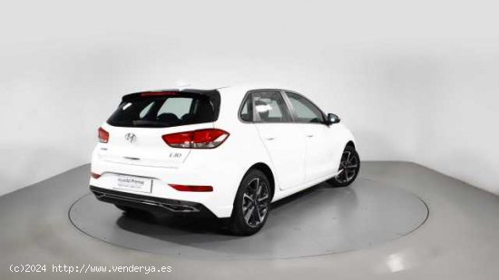 Hyundai i30 ( 1.5 DPI Klass SLX 110 )  - Barcelona