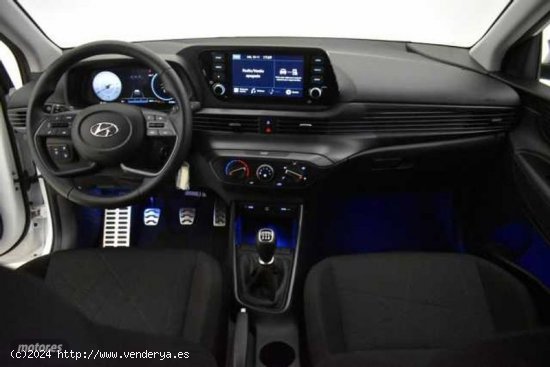 Hyundai Bayon 1.2 MPI Maxx de 2023 con 12.707 Km por 17.400 EUR. en Granada