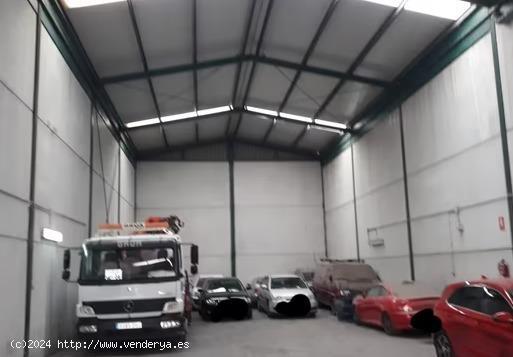 SE VENDE NAVE INDUSTRIAL EN VELEZ MALAGA- POLIGONO LOS ZAMORANOS - MALAGA