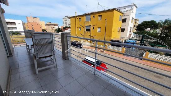 Apartamento con amplia terraza situado en la playa de Piles a solo 400 metros del mar - VALENCIA