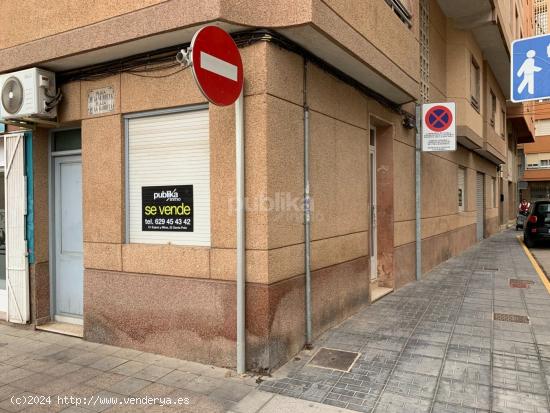 Local comercial en Plaza Glorieta-Catillo con posibilidad de cambio de uso a vivienda. - ALICANTE