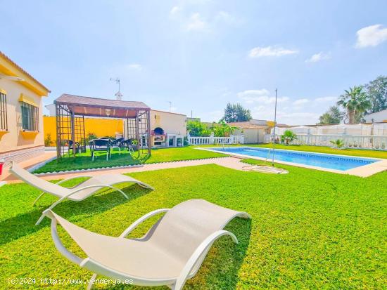 Se vende chalet segregado, hipotecable y con agua de Red, en Hozanejos. - CADIZ