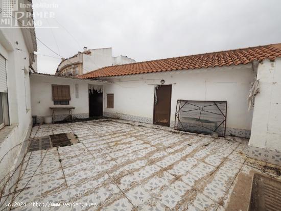 Casa en pleno centro de Tomelloso, con 372 m2, 5 dorm y garaje para 5 coches - CIUDAD REAL