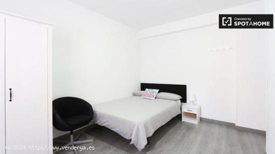 Elegante habitación en apartamento de 5 dormitorios, Madrid Rio - MADRID