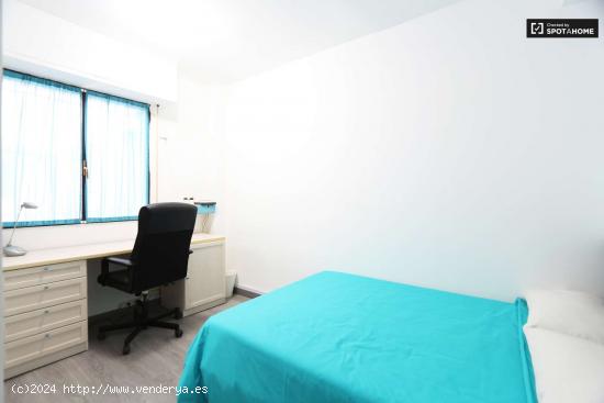 Habitación soleada en apartamento de 5 dormitorios, Madrid Rio - MADRID 