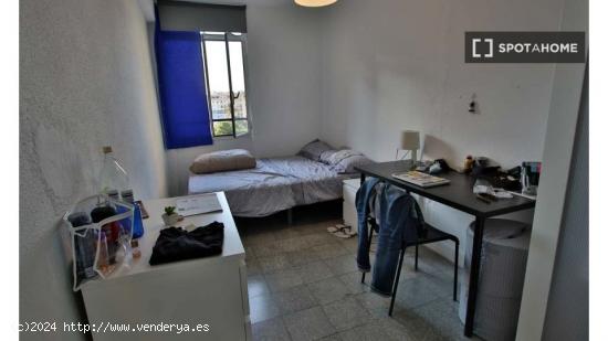 Piso de 4 habitaciones en La Petxina - VALENCIA