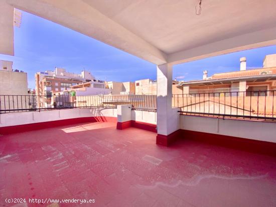  ESTUPENDO ÁTICO EN EL CENTRO DE ORIHUELA CON TERRAZA EN PLANTA DE 50M2 ¡¡VISITELO Y HAGAS SU OFER 