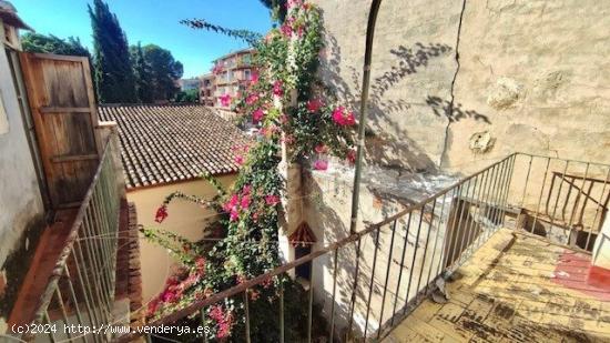 ESTUPENDO EDIFICIO EN EL CENTRO DE ORIHUELA DE DOS PLANTAS CON TERRAZA, MUY ECONÓMICO ¡¡VISITELO!