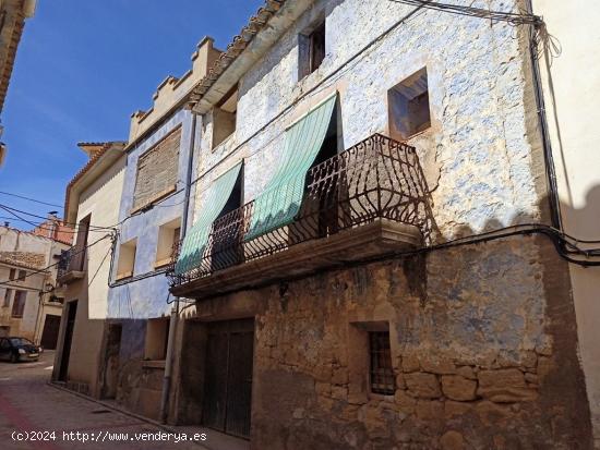  Se Vende en Valdeltormo - TERUEL 