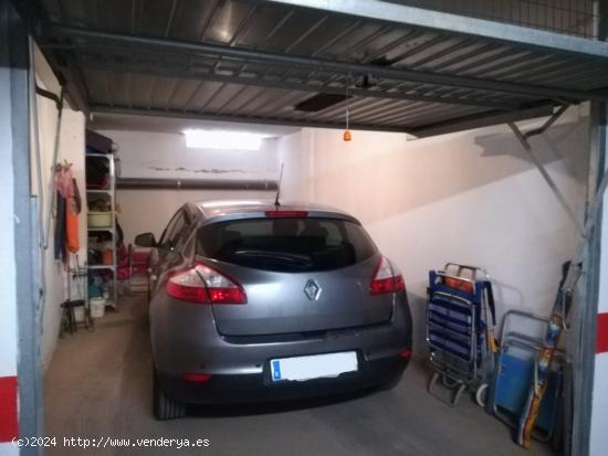 plaza de garage cerrada con llave y mando a distancia para acceso a parking comunitario.  - MURCIA