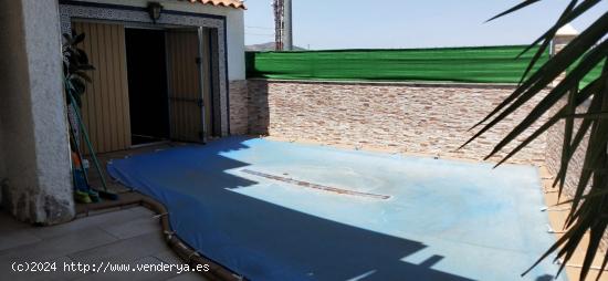 Dúplex con piscina privada en islas menores - MURCIA