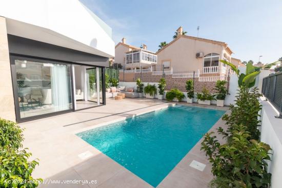 Villas de Lujo de 3 dormitorios con piscina, zona Orihuela Costa - ALICANTE