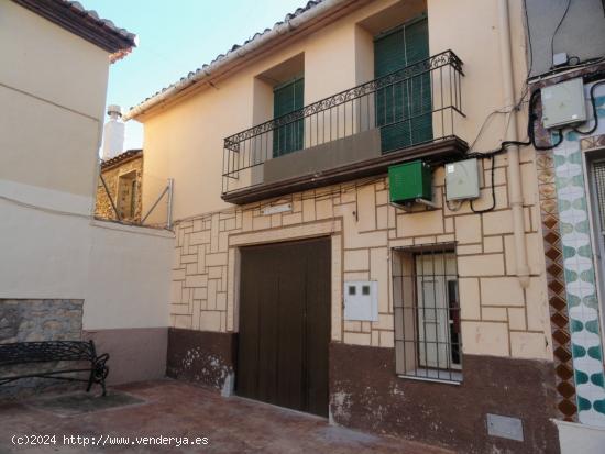 Gran casa rural en Bolulla de 550 metros en el centro del pueblo - ALICANTE