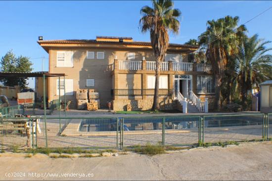  GRAN CHALET EN VILLAJOYOSA, EN LA ZONA DE LA ERMITA - ALICANTE 