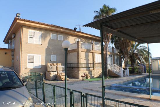 GRAN CHALET EN VILLAJOYOSA, EN LA ZONA DE LA ERMITA - ALICANTE