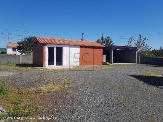 CASA CON TERRAZA, PATIO Y BODEGA EN EL VAL, NARÓN - A CORUÑA