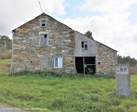 CASA DE PIEDRA PARA REHABILITAR EN NARAHÍO, SAN SADURNIÑO - A CORUÑA