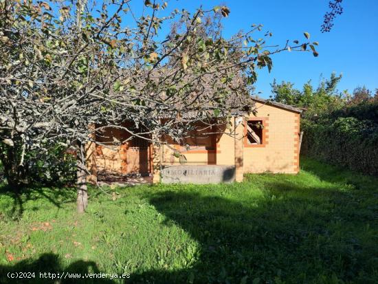  PEQUEÑA CASA PARA REFORMA CON SOLEADA FINCA EN FREIXO, NARÓN - A CORUÑA 