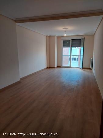 SE VENDE PISO DE ALTAS CALIDADES EN EL CENTRO DE PONFERRADA - LEON