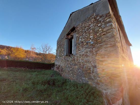 SE VENDE CASA PARA REFORMAR CON TERRENO en VILLAVICIOSA DE SAN MIGUEL - LEON