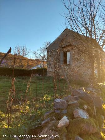 SE VENDE CASA PARA REFORMAR CON TERRENO en VILLAVICIOSA DE SAN MIGUEL - LEON