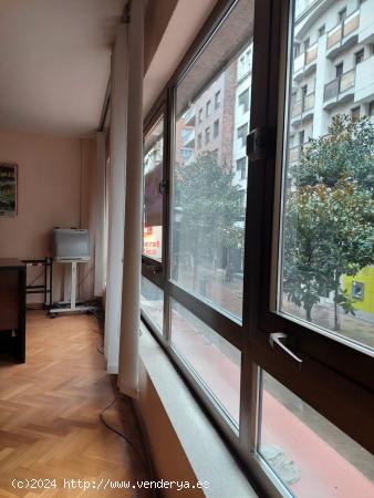 SE VENDE OFICINA EN PONFERRADA ZONA CENTRO - LEON