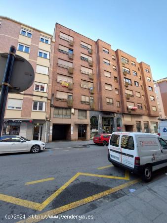 SE VENDEN 17 PLAZAS DE GARAJE EN EL CENTRO DE PONFERRADA - LEON