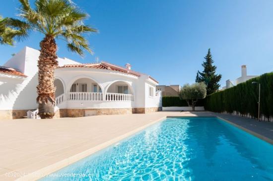  Villa estilo mediterráneo en Ciudad Quesada - ALICANTE 