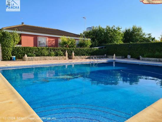 INMOBILIARIA LA MANCHA VENDE CHALET EN CASAS VIEJAS - ALBACETE