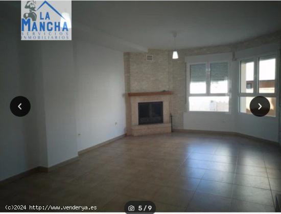 REF: C026 INMOBILIARIA LA MANCHA VENDE ADOSADO DE LUJO EN LA GINETA - ALBACETE