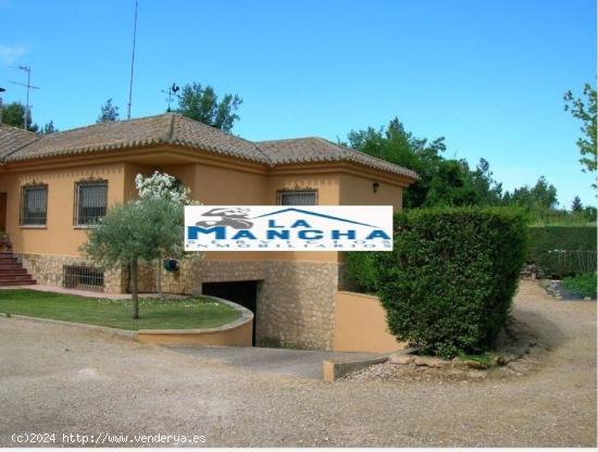 REF C056 INMOBILIARIA LA MANCHA VENDE CHALET DE LUJO EN URBANIZACION AGUASOL - ALBACETE