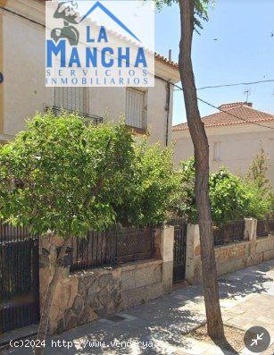 REF: C064 INMOBILIARIA LA MANCHA VENDE CHALET ZONA FATIMA - ALBACETE