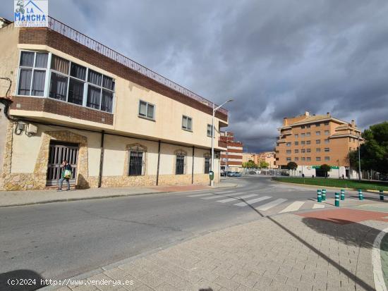 INMOBILIARIA LA MANCHA VENDE CASA EN ZONA CARREFOUR - ALBACETE