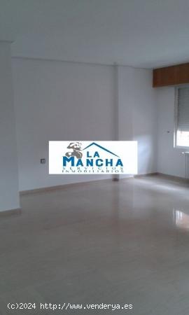 INMOBILIARIA LA MANCHA VENDE PISO EN EL CENTRO DE ALBACETE - ALBACETE