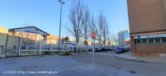 LOCAL COMERCIAL JUNTO A PUENTE COLGANTE - VALLADOLID