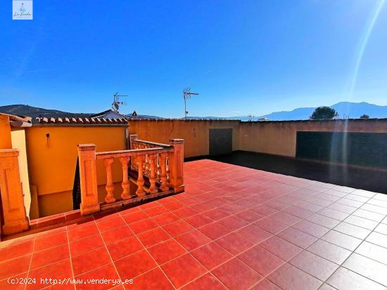 CASA ESTILO RUSTICA DE 5 DORMITORIOS EN ARCHIDONA - MALAGA