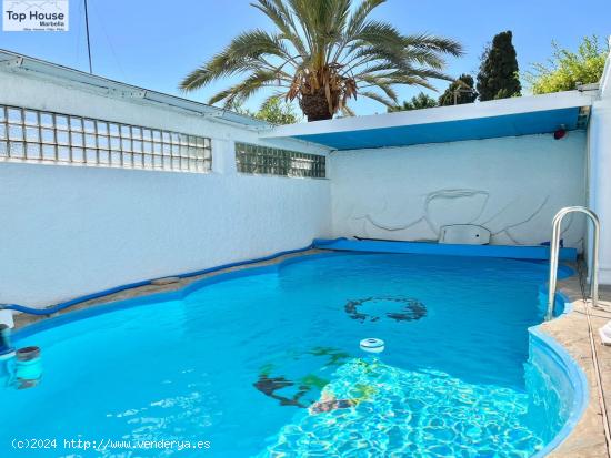  CASA INDEPENDIENTE CON PISCINA PRIVADA Y A ESCASOS METROS DE LA PLAYA - MALAGA 