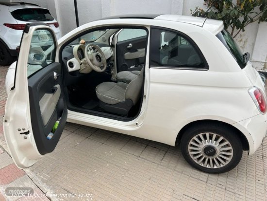 Fiat 500 Lounge de 2012 con 90.000 Km por 6.000 EUR. en Barcelona