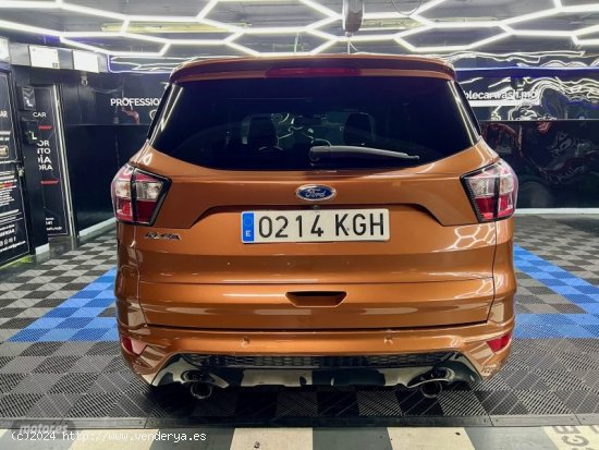 Ford Kuga 2.0 TDCi 110kW 4x2 ASS STLine de 2017 con 121.000 Km por 16.850 EUR. en Madrid