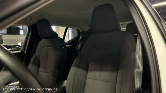 Volvo XC40 XC40 Momentum Pro, T3 automatico de 2020 con 86.010 Km por 29.900 EUR. en Valencia